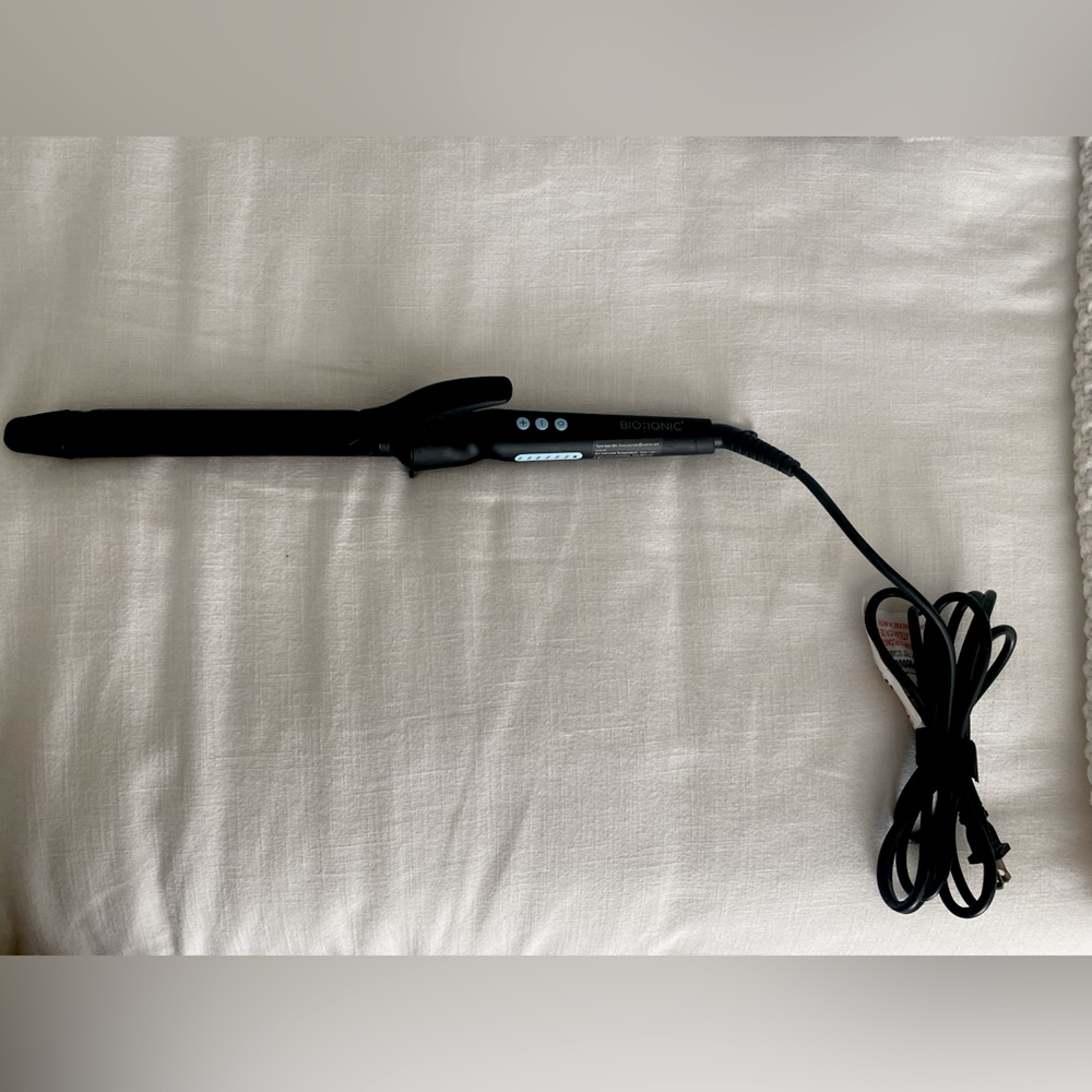 ✨BioIonic Long Barrel 1 in. Curling Iron✨
